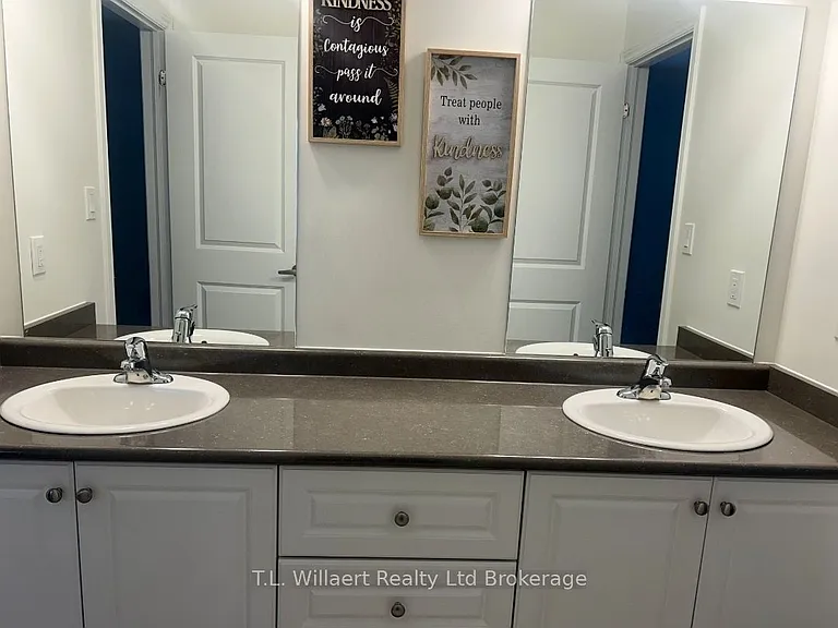 58 Seaton Cres — Photo 13
