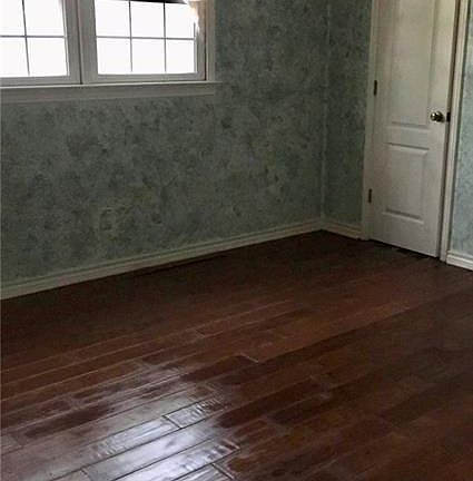 4th image of 201 Oak Forest Dr