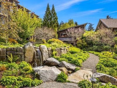 998 Vineyard Lane #J201, Bainbridge Island, WA, 98110