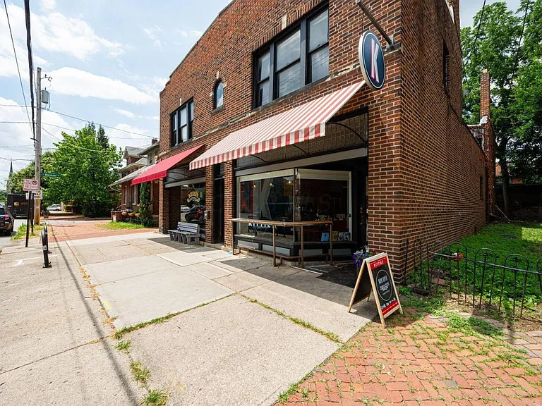 567 Lathrop St — Photo 48