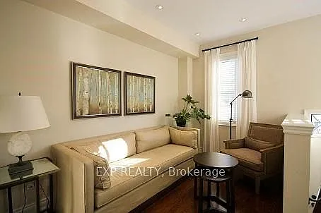 Building Photo - 2 A Fairleigh Cres #B