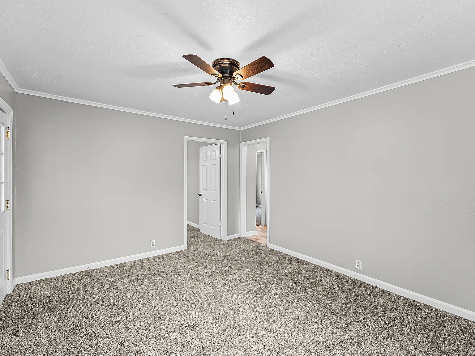 2 bed, 900 sqft, $1,100 — Photo 3