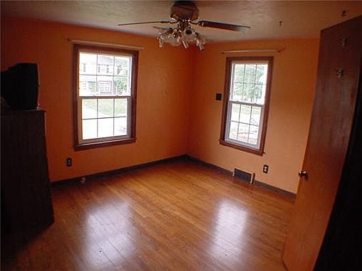 5th image of 612 N 31st St