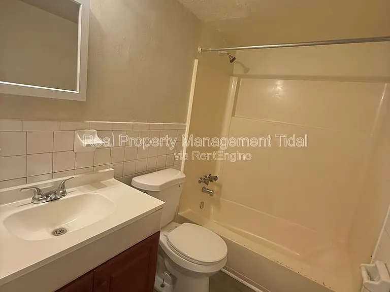 6255 Alexander St #16 — Photo 17