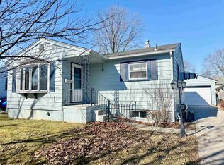 1207 Mercer St, Essexville, MI