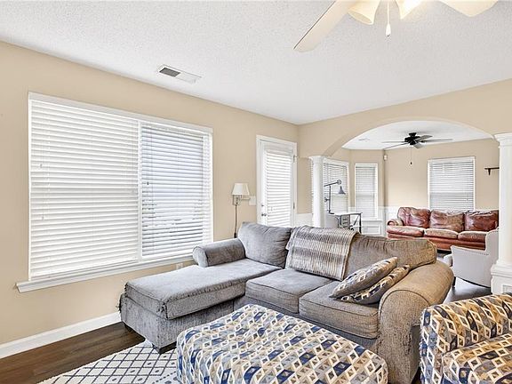 5th image of 9 Darbys Run Way