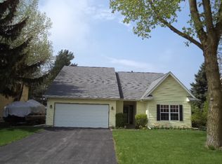 700 Candlewick Dr NE, Poplar Grove, IL 61065