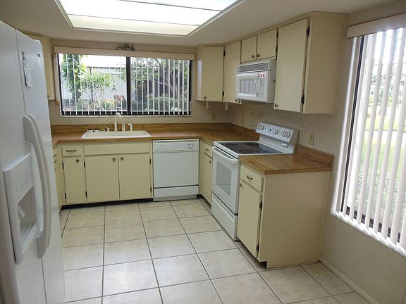 5th image of 107 S Capri Ct