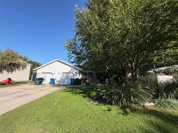 420 S Maple Ave, Minier, IL 61759