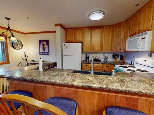 102A Summit, Snowshoe, WV 26209