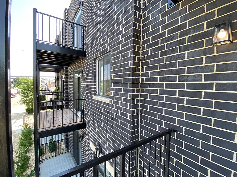 4418 N Austin Ave #102 — Photo 31