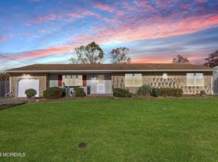 114 Holly Tree Ln, Toms River, NJ 08753