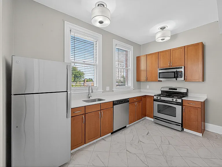2400 Grandview Ave — Photo 23