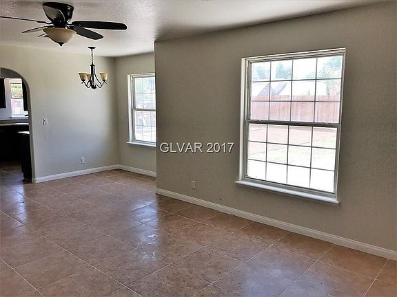 5th image of 1040 Wengert Ave