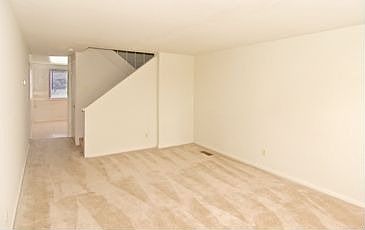 2nd image of 430 Gateshead Ct