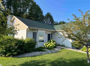 334 Golfview Ln, Elk Rapids, MI 49629