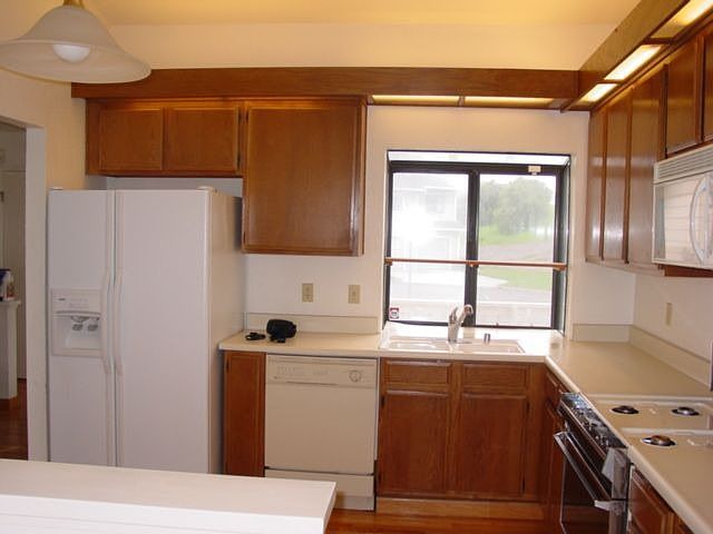 2nd image of 232 Manuel Ct