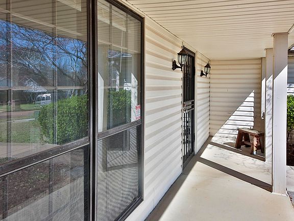 3rd image of 6388 Briergate Dr
