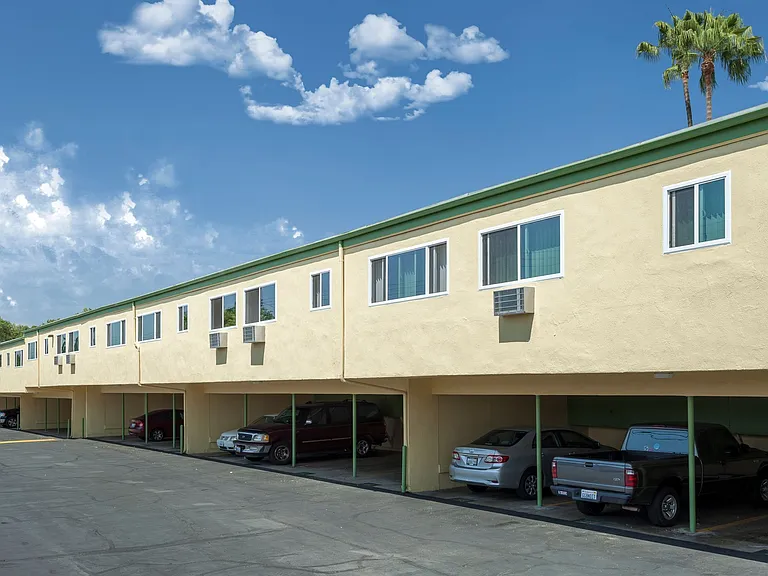 Villa Capri Apartments — Photo 20