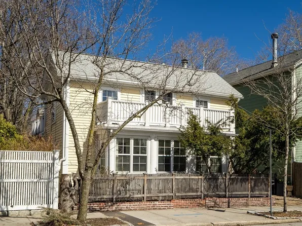 239 Mount Auburn St Unit 239, Cambridge, MA 02138