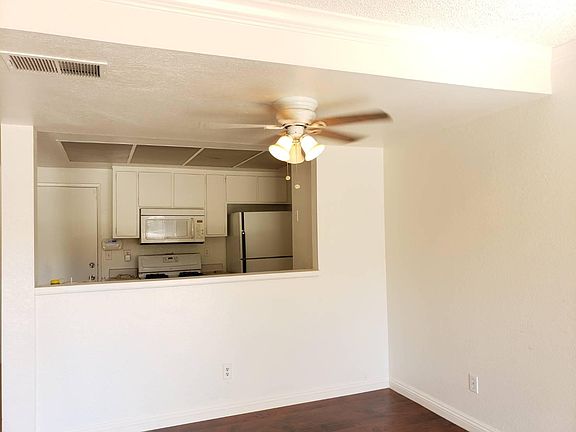 3rd image of 1460 Kendall Dr Unit 2