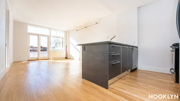 Rented by Nooklyn NYC LLC | media 22