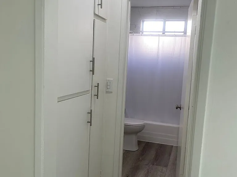 1502 Wellesley Ave — Photo 7