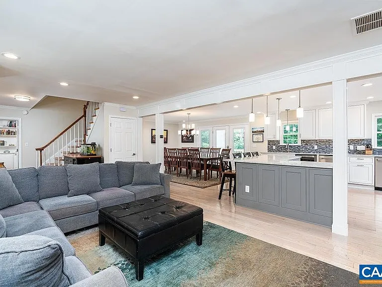 2810 Locust Hill Dr — Photo 8
