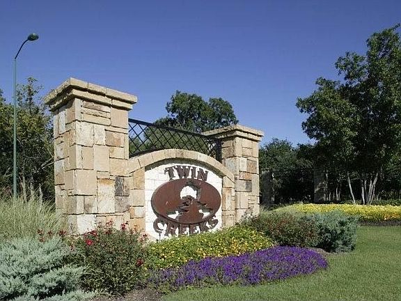 5th image of 1100 Salado Dr