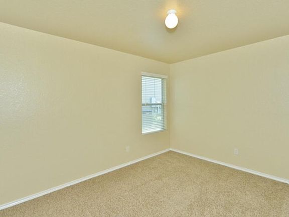 4th image of 4022 Pavo Viejo