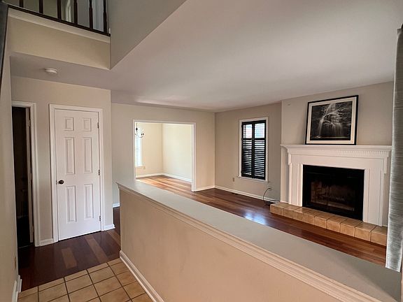 Entrance / living room