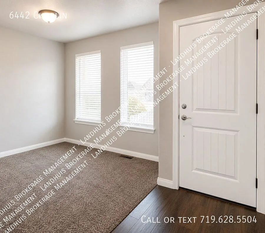Spacious 5-Bedroom Home with Finished Walk-Out Basement — Photo 4
