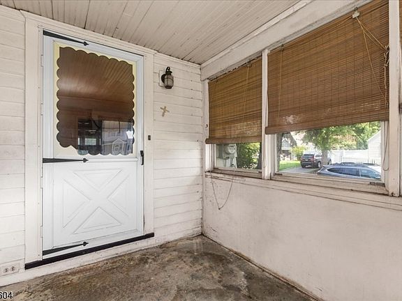 2nd image of 1014 Raritan Rd