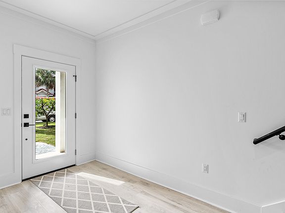 4th image of 4736 Amhurst Cir