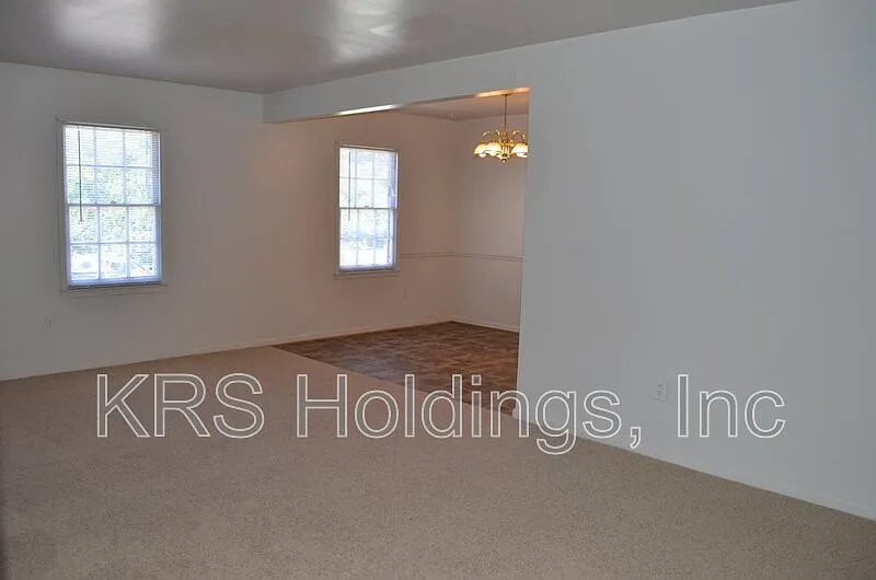 2 bed, 1.0 bath, 825 sqft, $1,295 — Photo 3