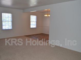 7746 Colonial Point Ln #28-A, Gloucester Pt, VA 23062