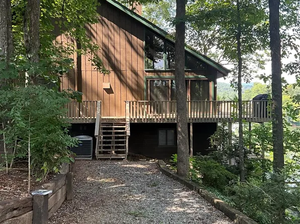 222 W Lake Dr N, Lake Lure, NC 28746