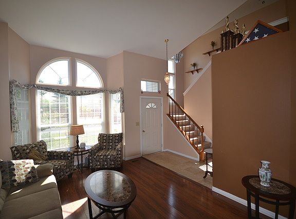 4th image of 18121 W Banbury Dr