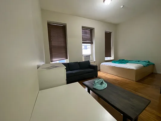 Rented by One New York Realty Inc | media 7