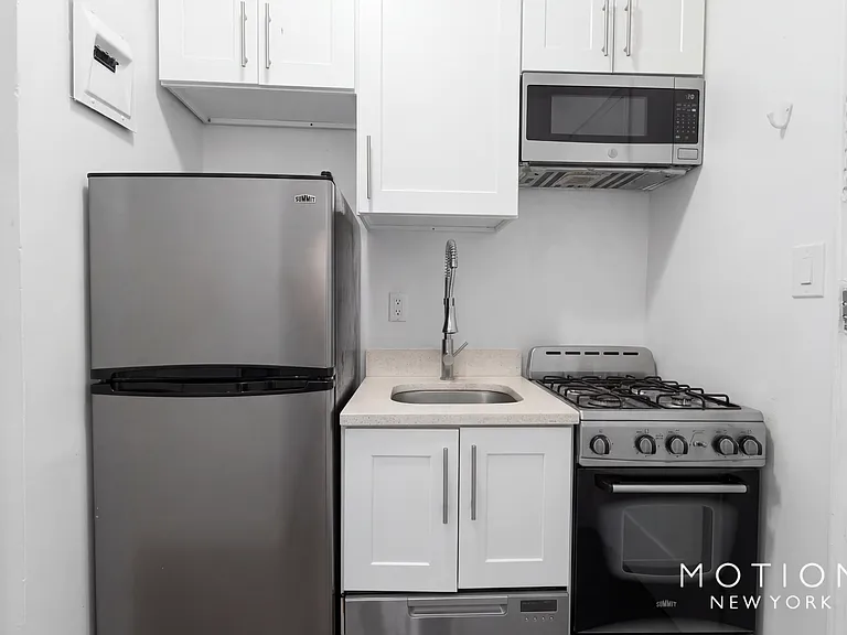 156 E 85th St #4B — Photo 3