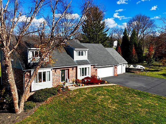 4th image of 752 Panorama Dr