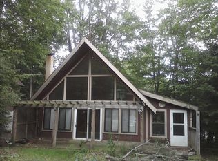 H 14 Country Place Dr, Tobyhanna, PA 18466