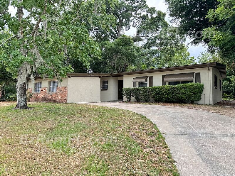 1st image of 6132 Oakcrest Cir