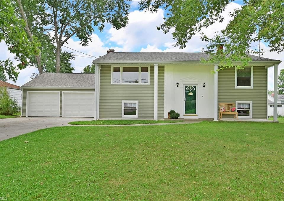 1st image of 3870 Adrian Dr SE