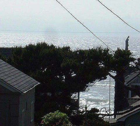 4th image of 3248 SW Beach Ave