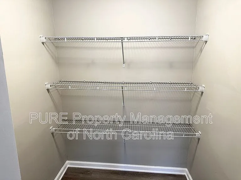 213 Irma Ave — Photo 13