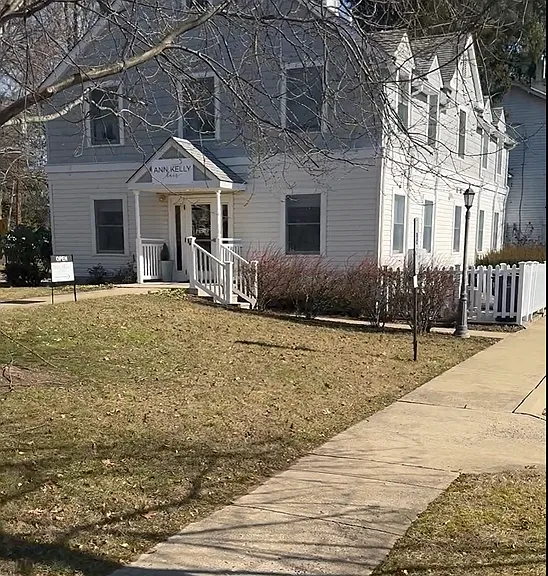 20 W Franklin Ave — Photo 1
