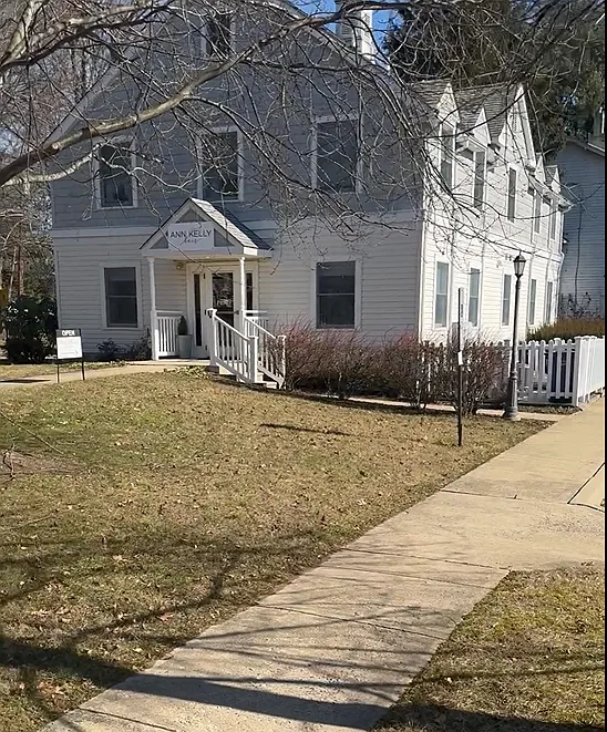 20 W Franklin Ave