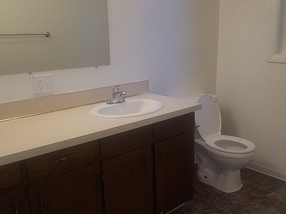 5th image of 518 W Oregon Ave #6