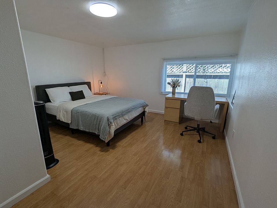 1st image of 981 Garden St #1